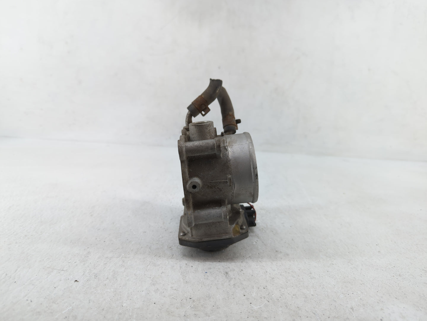 2012-2013 Kia Soul Throttle Body P/N:35100-2E400 35100-2E000 Fits Fits 2012 2013 2014 2015 2016 2018 2019 OEM Used Auto Part