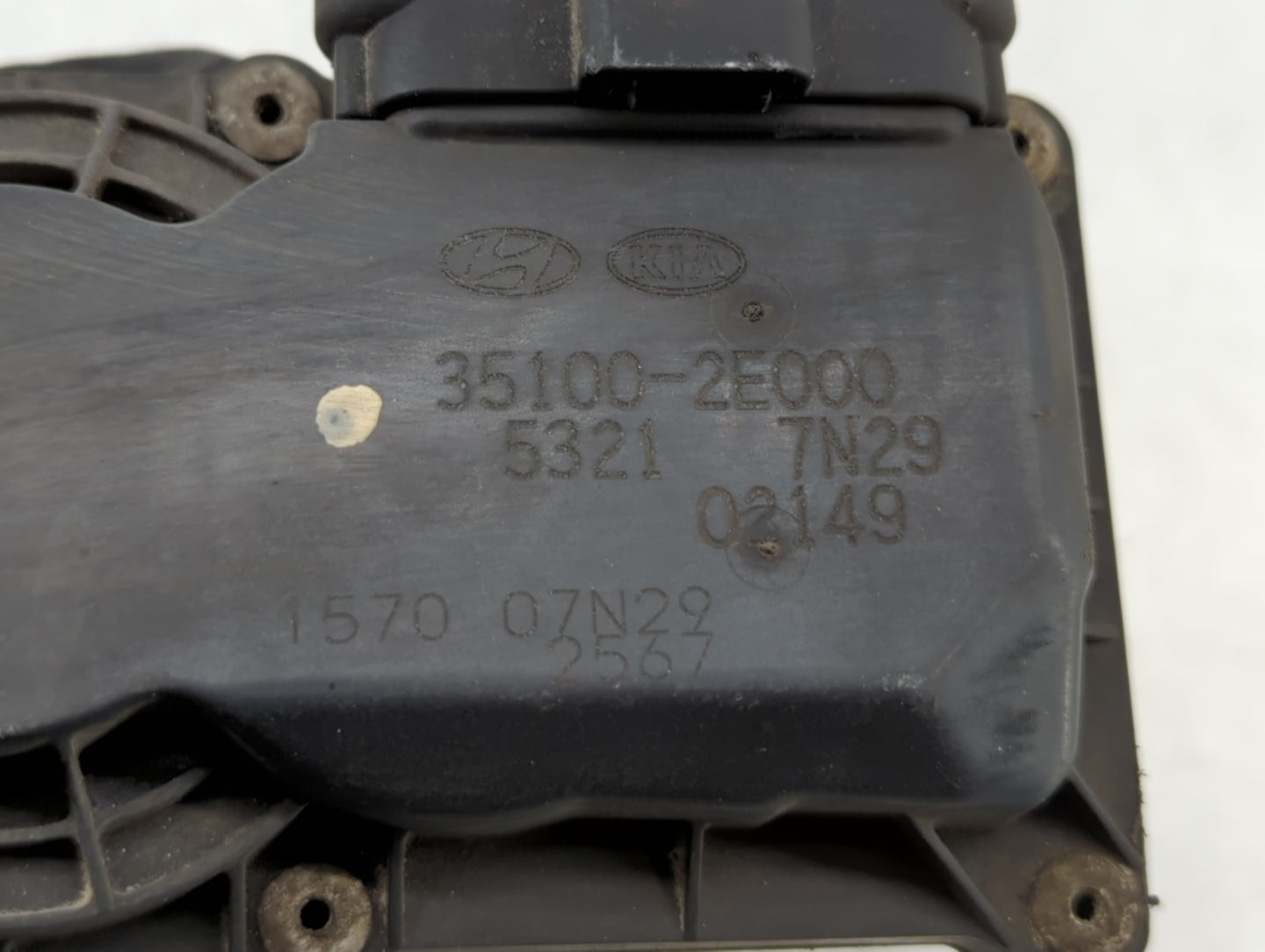 2012-2013 Kia Soul Throttle Body P/N:35100-2E400 35100-2E000 Fits Fits 2012 2013 2014 2015 2016 2018 2019 OEM Used Auto Part