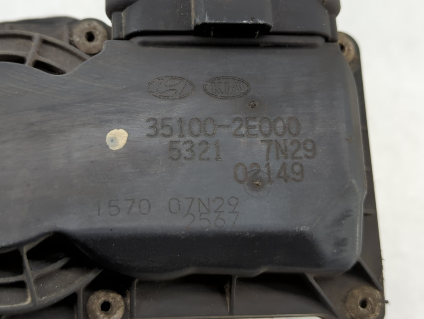 2012-2013 Kia Soul Throttle Body P/N:35100-2E400 35100-2E000 Fits Fits 2012 2013 2014 2015 2016 2018 2019 OEM Used Auto Part
