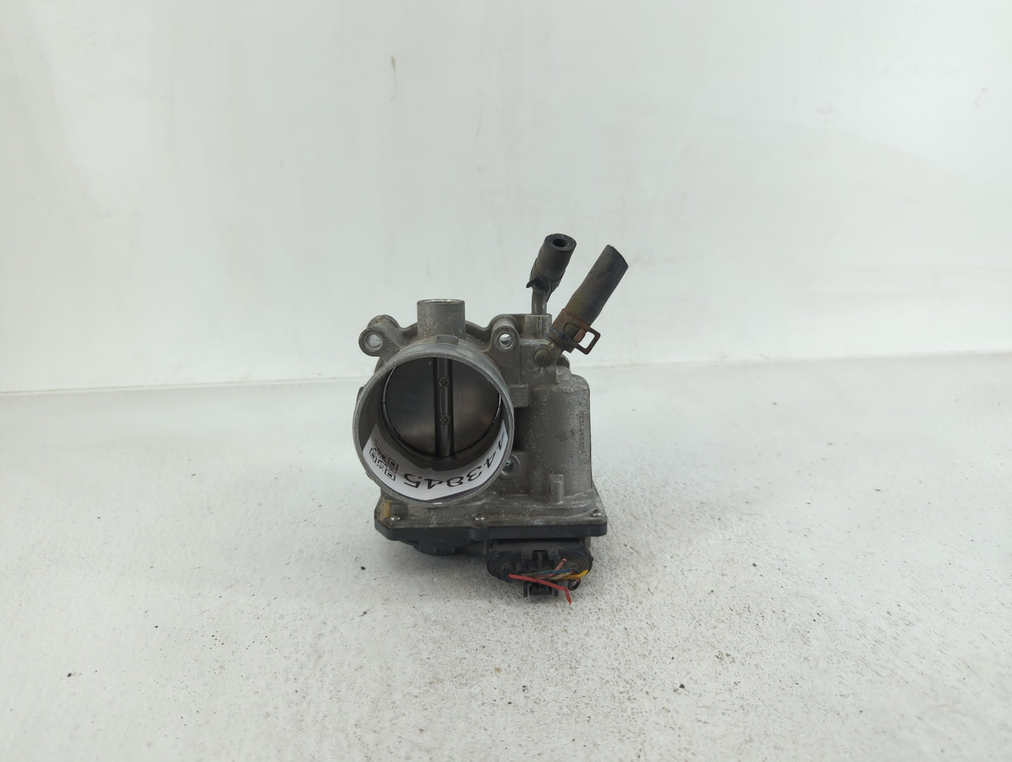 2012-2013 Kia Soul Throttle Body P/N:35100-2E400 35100-2E000 Fits Fits 2012 2013 2014 2015 2016 2018 2019 2020 2021 OEM Used