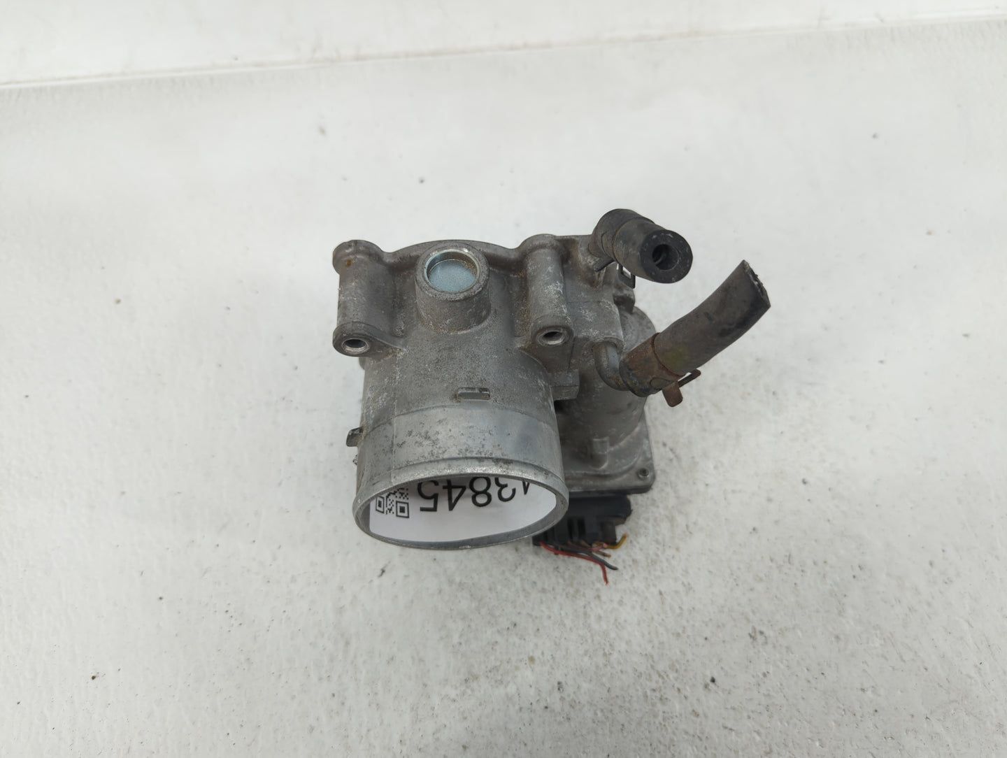 2012-2013 Kia Soul Throttle Body P/N:35100-2E400 35100-2E000 Fits Fits 2012 2013 2014 2015 2016 2018 2019 2020 2021 OEM Used