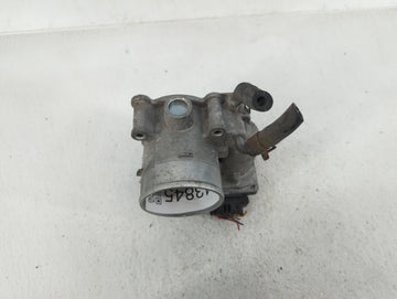 2012-2013 Kia Soul Throttle Body P/N:35100-2E400 35100-2E000 Fits Fits 2012 2013 2014 2015 2016 2018 2019 2020 2021 OEM Used Auto Parts