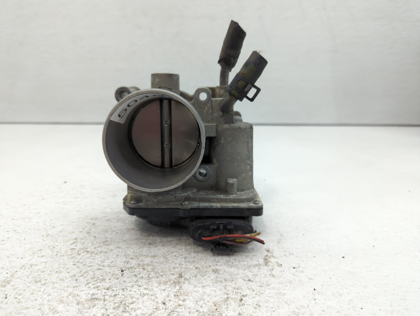 2012-2013 Kia Soul Throttle Body P/N:35100-2E400 Fits Fits 2012 2013 2014 2015 2016 2018 2019 2020 2021 OEM Used Auto Parts 
