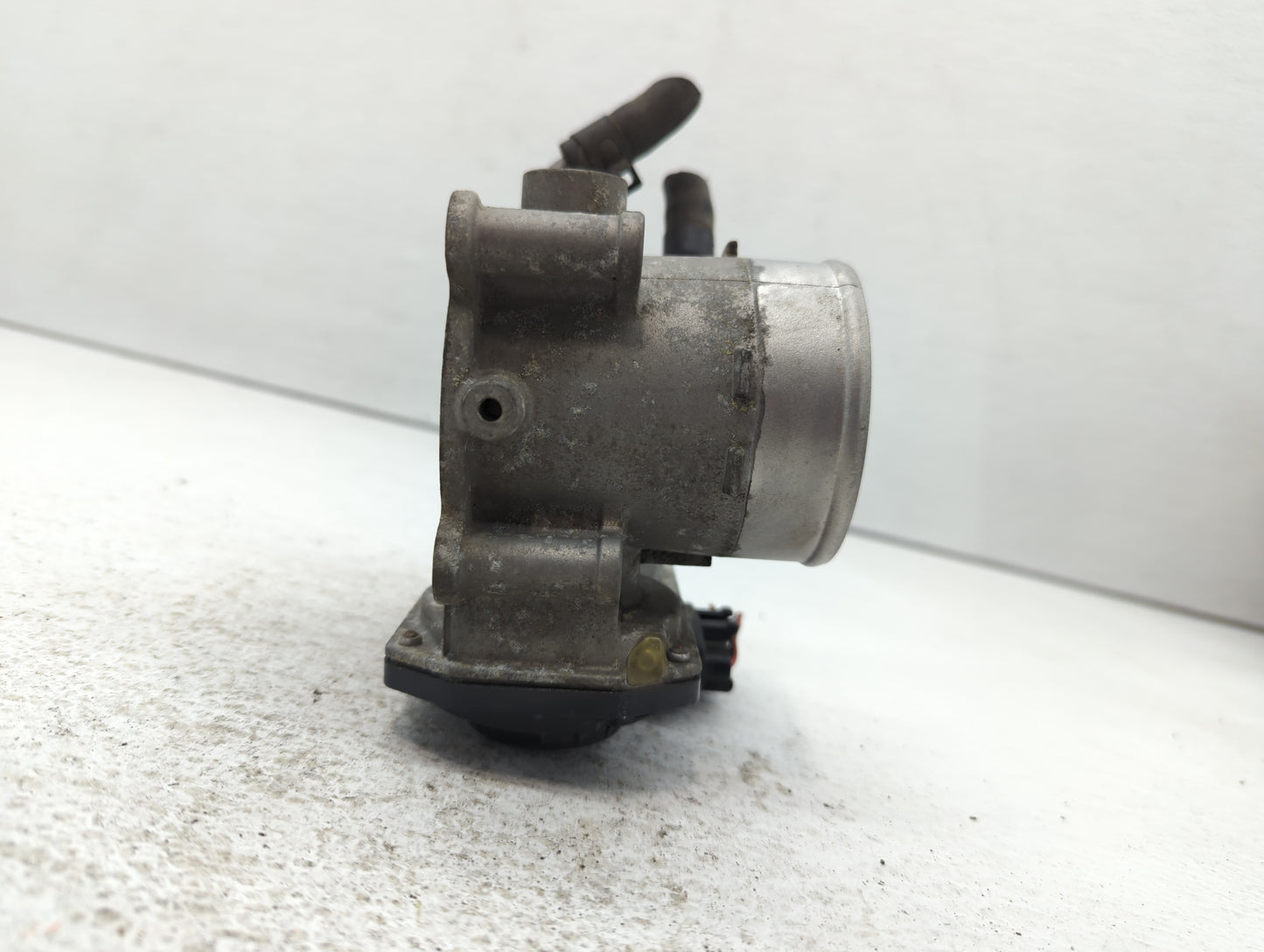 2012-2013 Kia Soul Throttle Body P/N:35100-2E400 Fits Fits 2012 2013 2014 2015 2016 2018 2019 2020 2021 OEM Used Auto Parts 