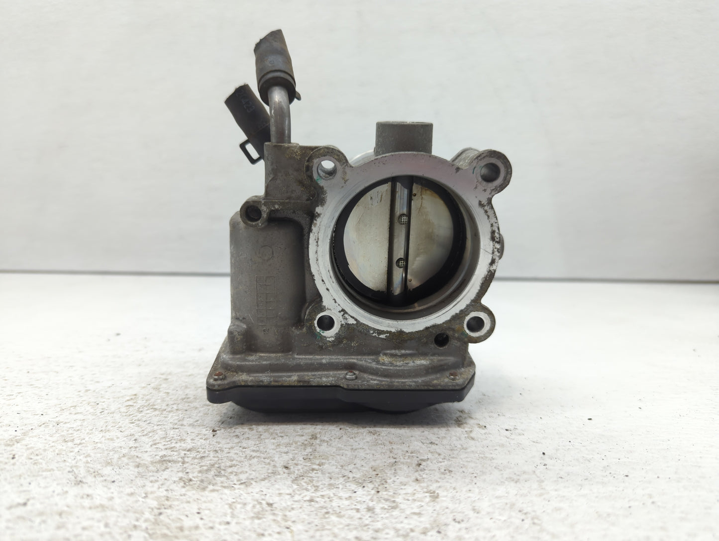 2012-2013 Kia Soul Throttle Body P/N:35100-2E400 Fits Fits 2012 2013 2014 2015 2016 2018 2019 2020 2021 OEM Used Auto Parts 