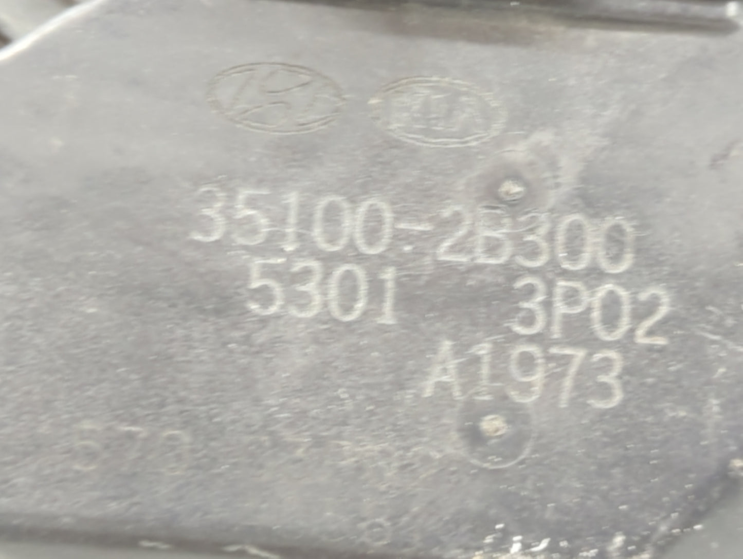 2012-2019 Kia Soul Throttle Body P/N:35100-2B300 Fits Fits 2012 2013 2014 2015 2016 2017 2018 2019 OEM Used Auto Parts - Oem
