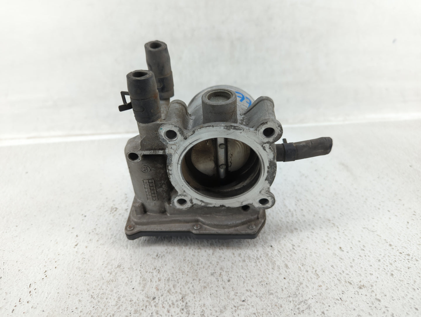 2012-2019 Kia Soul Throttle Body P/N:35100-2B300 Fits Fits 2012 2013 2014 2015 2016 2017 2018 2019 OEM Used Auto Parts - Oem