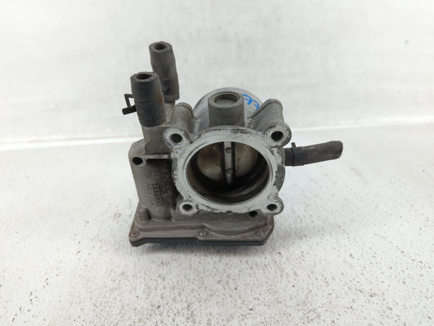 2012-2019 Kia Soul Throttle Body P/N:35100-2B300 Fits Fits 2012 2013 2014 2015 2016 2017 2018 2019 OEM Used Auto Parts - Oem