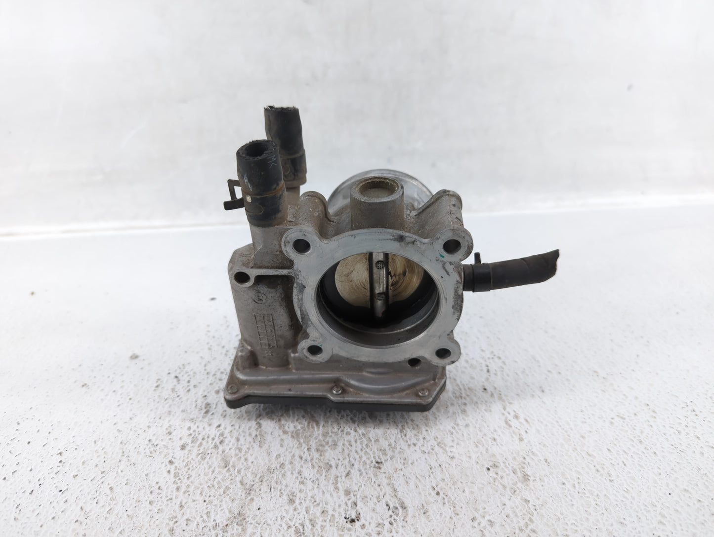 2012-2019 Kia Soul Throttle Body P/N:35100-2E000 35100-2B300 Fits Fits 2012 2013 2014 2015 2016 2017 2018 2019 OEM Used Auto