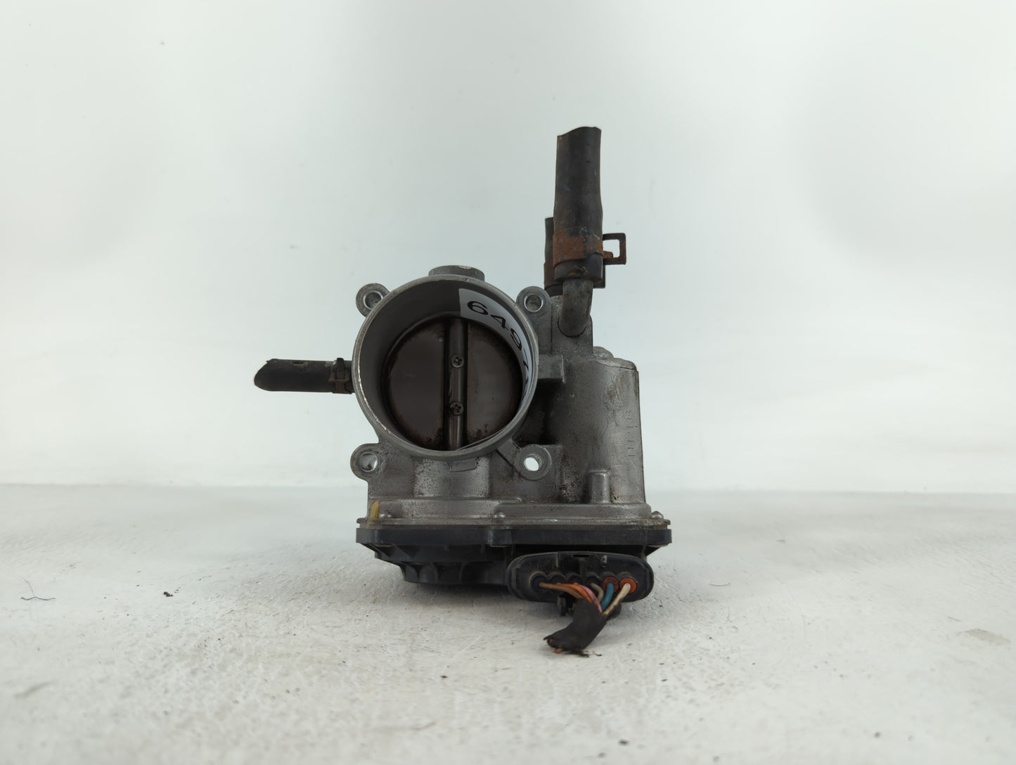 2012-2019 Kia Soul Throttle Body P/N:5301 12N16 35100-2B300 Fits Fits 2012 2013 2014 2015 2016 2017 2018 2019 OEM Used Auto 