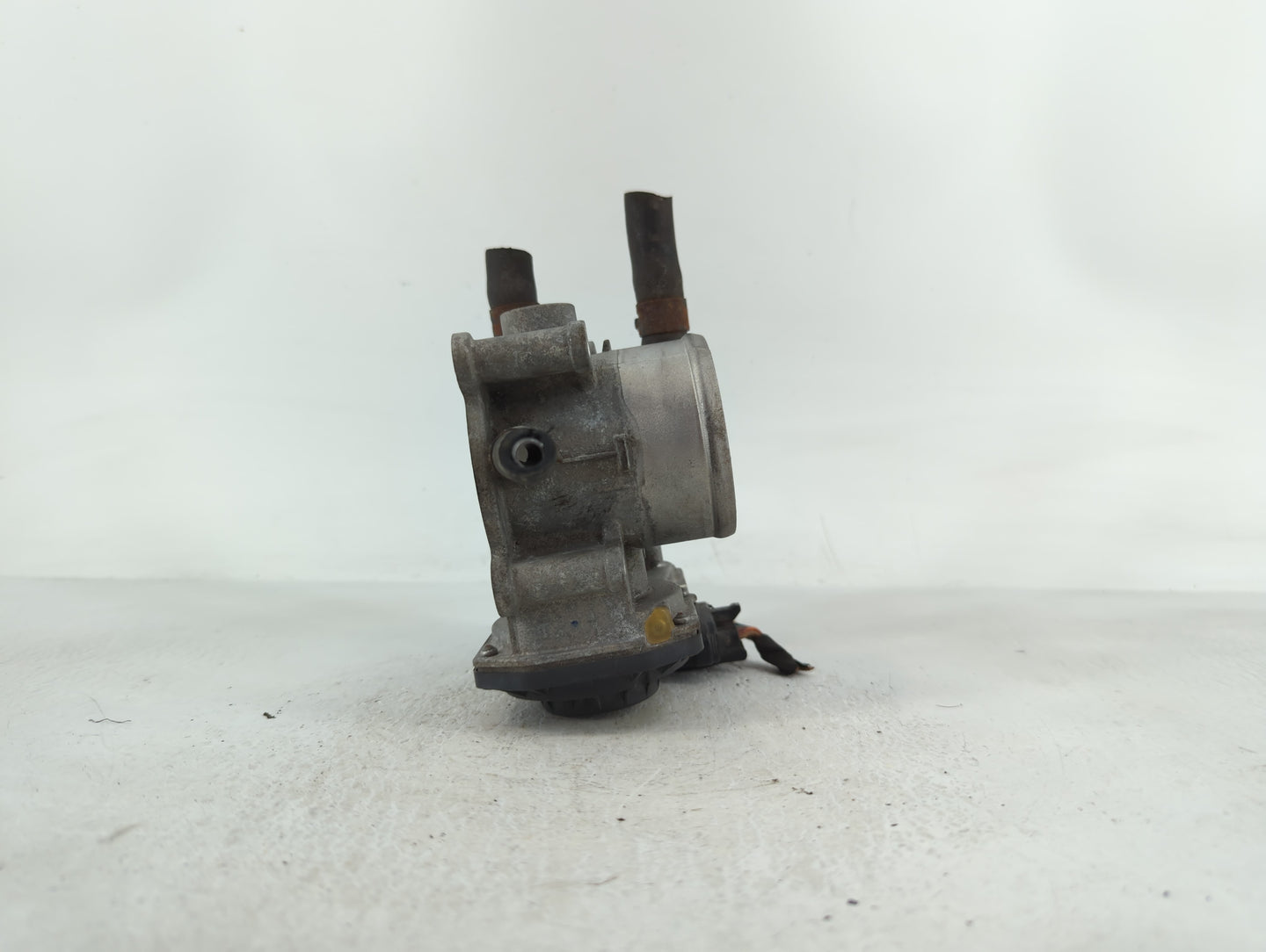2012-2019 Kia Soul Throttle Body P/N:5301 12N16 35100-2B300 Fits Fits 2012 2013 2014 2015 2016 2017 2018 2019 OEM Used Auto 