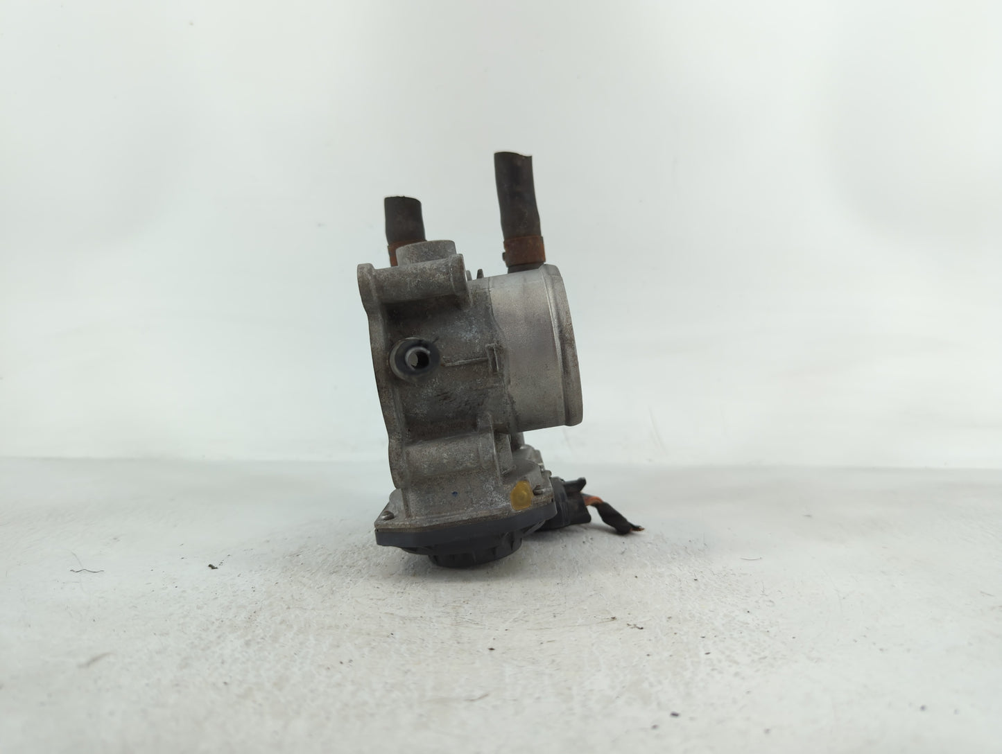 2012-2019 Kia Soul Throttle Body P/N:5301 12N16 35100-2B300 Fits Fits 2012 2013 2014 2015 2016 2017 2018 2019 OEM Used Auto 