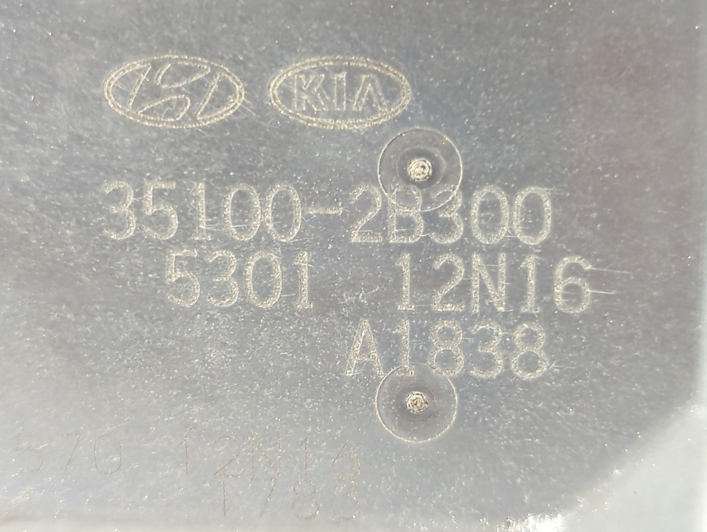 2012-2019 Kia Soul Throttle Body P/N:5301 12N16 35100-2B300 Fits Fits 2012 2013 2014 2015 2016 2017 2018 2019 OEM Used Auto 