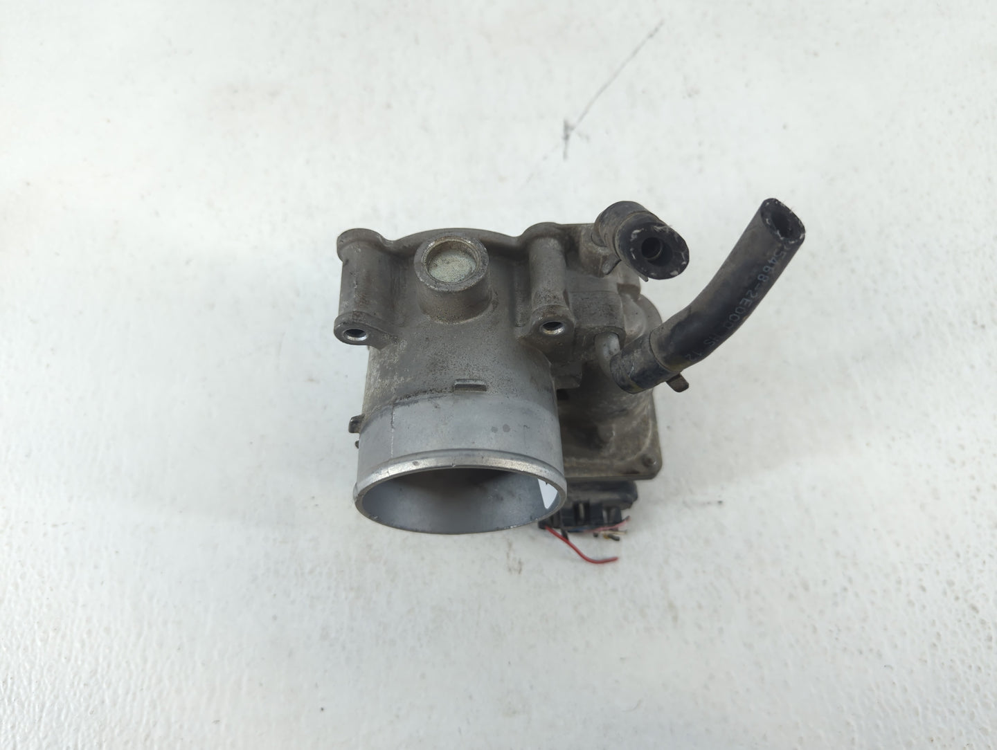 2012-2013 Kia Soul Throttle Body P/N:35100-2E400 Fits Fits 2012 2013 2014 2015 2016 2018 2019 2020 2021 OEM Used Auto Parts 
