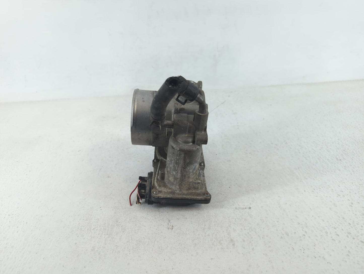 2012-2013 Kia Soul Throttle Body P/N:35100-2E400 Fits Fits 2012 2013 2014 2015 2016 2018 2019 2020 2021 OEM Used Auto Parts 