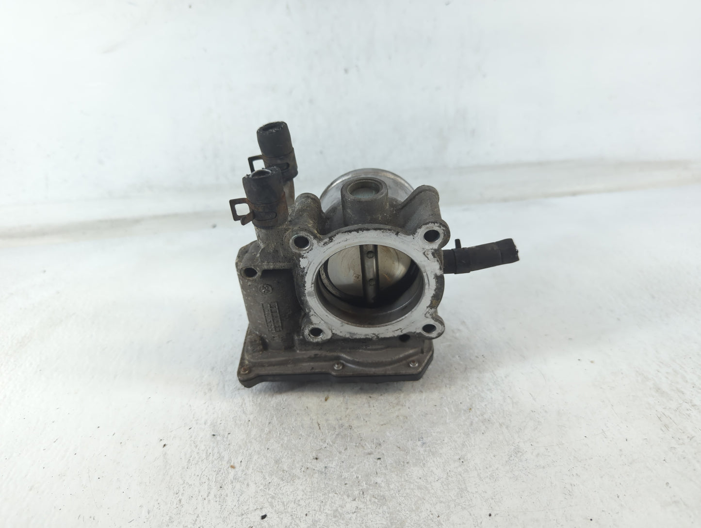 2012-2019 Kia Soul Throttle Body P/N:35100-2B300 Fits Fits 2012 2013 2014 2015 2016 2017 2018 2019 OEM Used Auto Parts - Oem