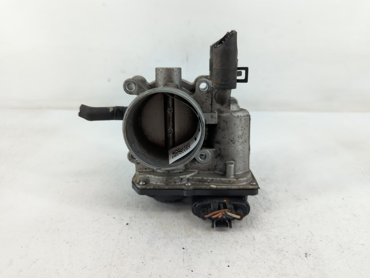 2012-2019 Kia Soul Throttle Body P/N:5301 12N10 35100-2B300 Fits Fits 2012 2013 2014 2015 2016 2017 2018 2019 OEM Used Auto 