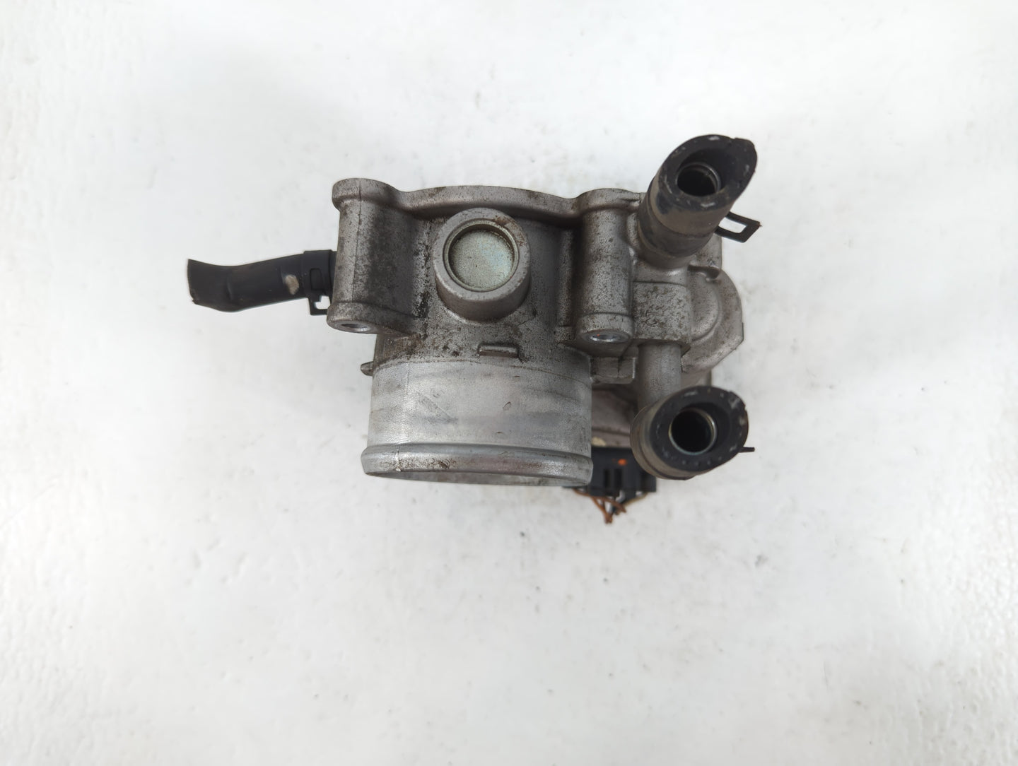 2012-2019 Kia Soul Throttle Body P/N:5301 12N10 35100-2B300 Fits Fits 2012 2013 2014 2015 2016 2017 2018 2019 OEM Used Auto 