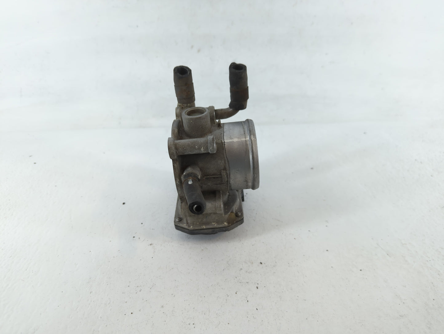 2012-2019 Kia Soul Throttle Body P/N:35100-2B300 Fits Fits 2012 2013 2014 2015 2016 2017 2018 2019 OEM Used Auto Parts - Oem