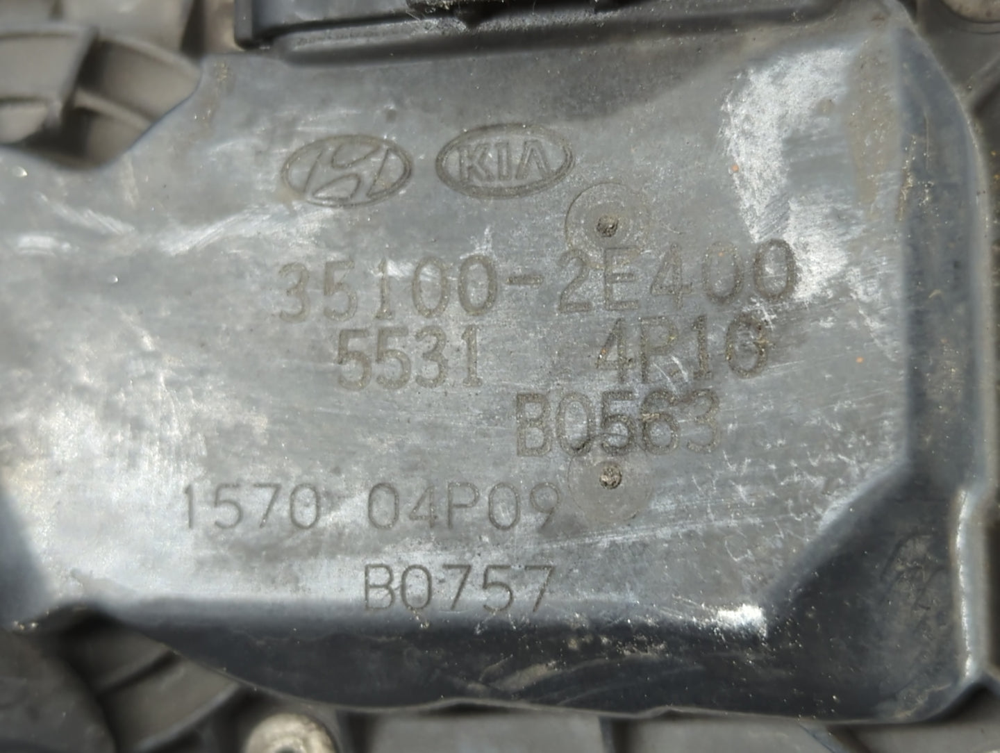2012-2013 Kia Soul Throttle Body P/N:35100-2E400 Fits Fits 2012 2013 2014 2015 2016 2018 2019 2020 2021 OEM Used Auto Parts 