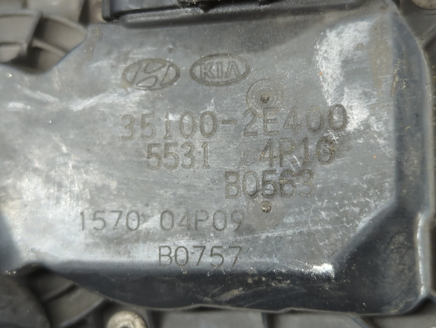2012-2013 Kia Soul Throttle Body P/N:35100-2E400 Fits Fits 2012 2013 2014 2015 2016 2018 2019 2020 2021 OEM Used Auto Parts 