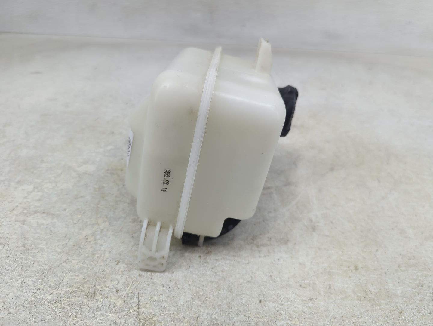 2011-2013 Kia Sportage Radiator Coolant Overflow Expansion Tank Bottle - Oemusedautoparts1.com