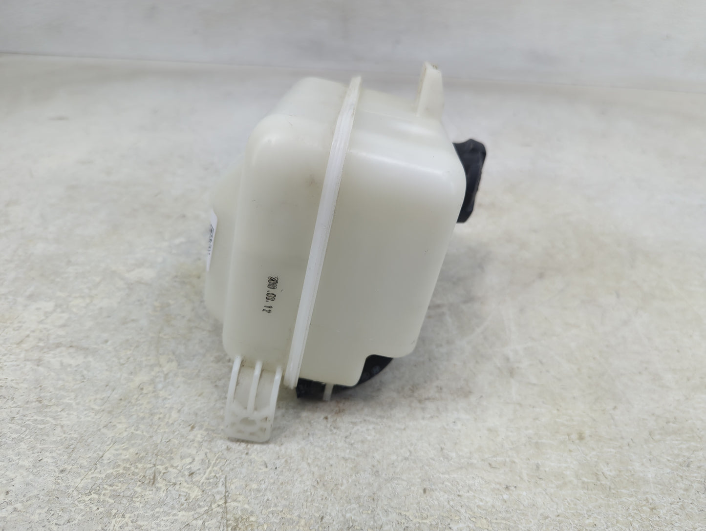 2011-2013 Kia Sportage Radiator Coolant Overflow Expansion Tank Bottle - Oemusedautoparts1.com