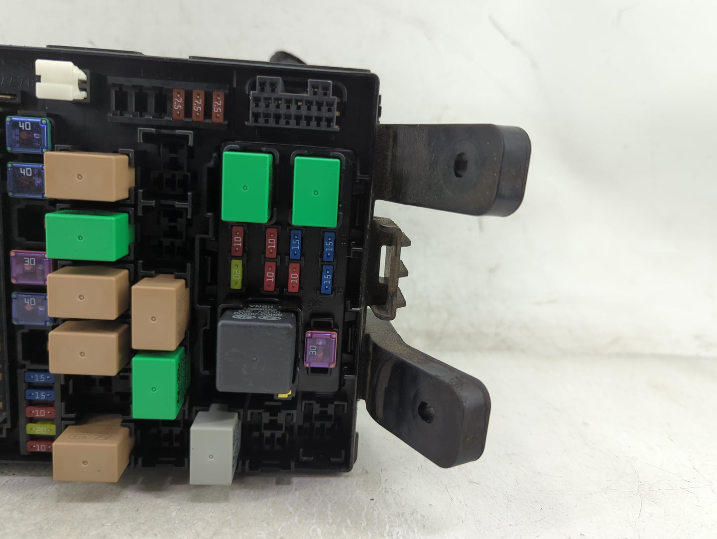 2011-2013 Kia Sportage Fusebox Fuse Box Panel Relay Module P/N:914123W673 Fits Fits 2011 2012 2013 OEM Used Auto Parts - Oem