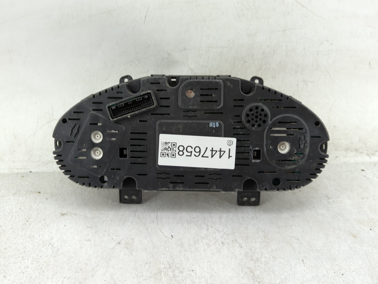 2011-2013 Kia Sportage Instrument Cluster Speedometer Gauges P/N:94001-3W016 Fits Fits 2011 2012 2013 OEM Used Auto Parts - 