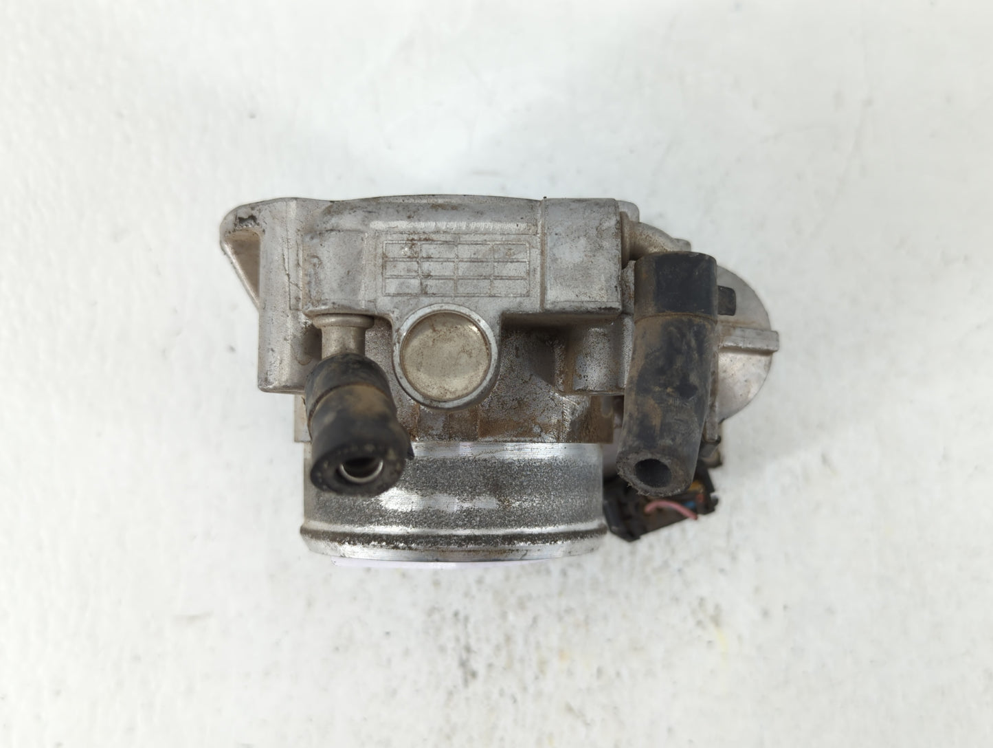 2011-2013 Kia Sportage Throttle Body P/N:35100-25400 Fits Fits 2006 2007 2008 2009 2010 2011 2012 2013 OEM Used Auto Parts -