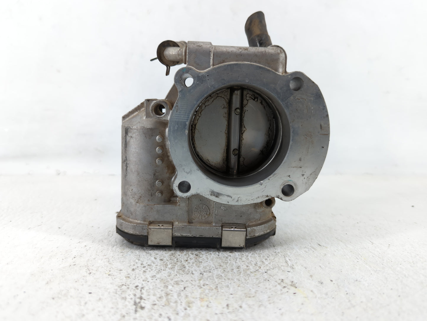 2011-2013 Kia Sportage Throttle Body P/N:35100-25400 Fits Fits 2006 2007 2008 2009 2010 2011 2012 2013 OEM Used Auto Parts -