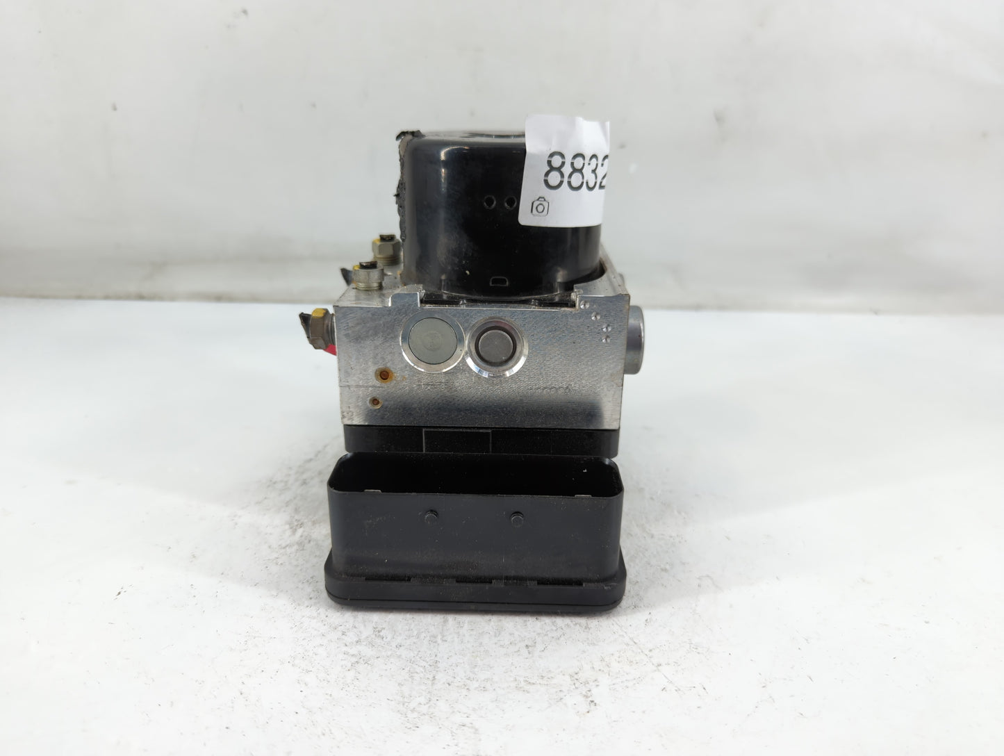 2012 Land Rover Lr2 ABS Pump Control Module Replacement P/N:0007-577H Fits OEM Used Auto Parts - Oemusedautoparts1.com