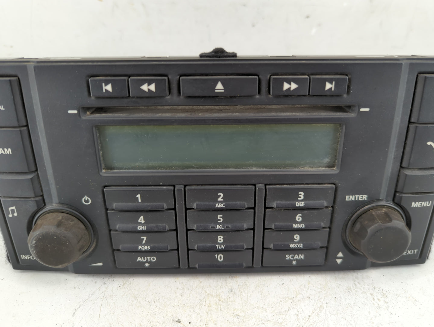 2011-2012 Land Rover Lr2 Radio AM FM Cd Player Receiver Replacement P/N:6H52-18845-AC Fits Fits 2011 2012 OEM Used Auto Part
