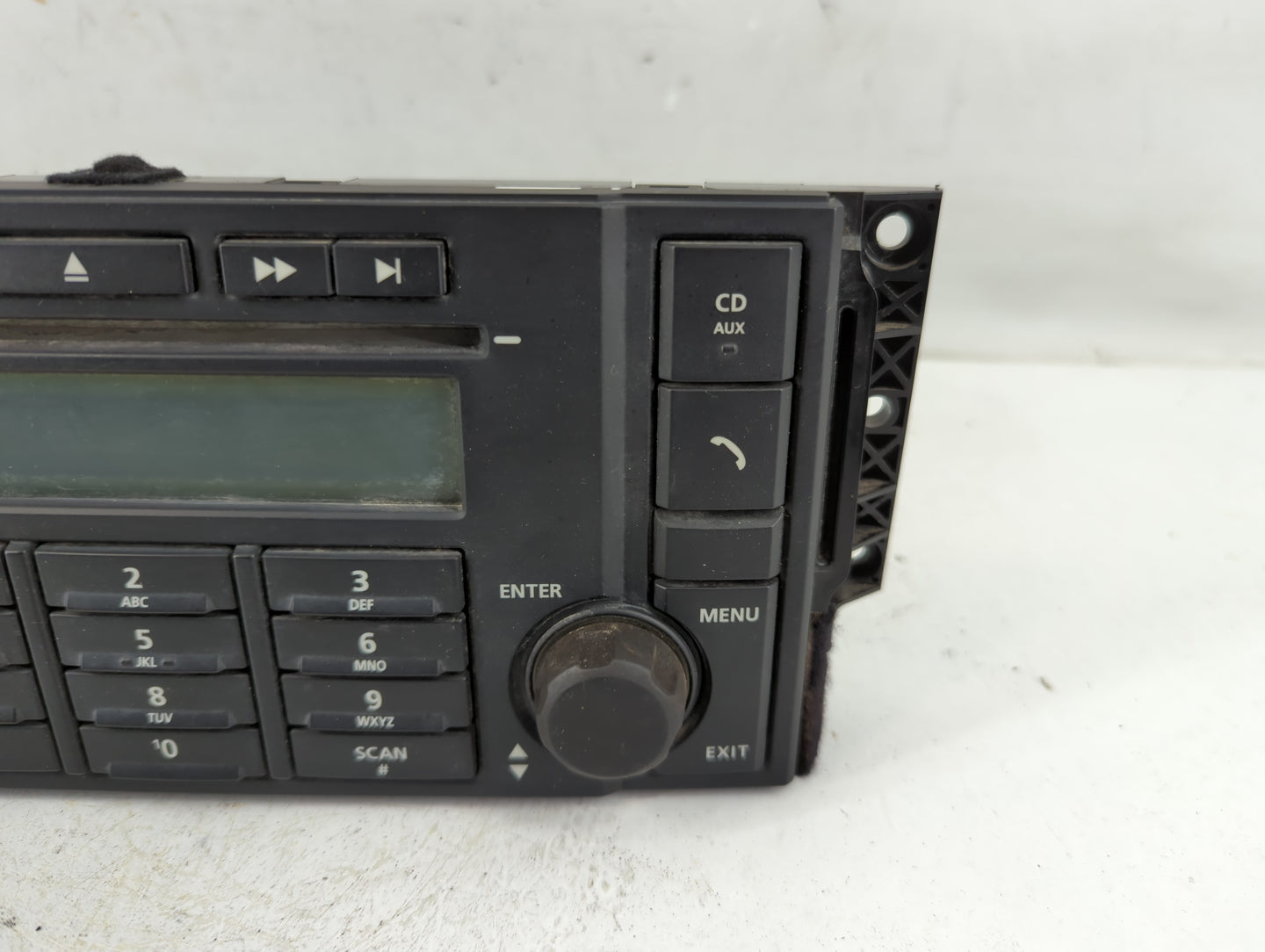 2011-2012 Land Rover Lr2 Radio AM FM Cd Player Receiver Replacement P/N:6H52-18845-AC Fits Fits 2011 2012 OEM Used Auto Part