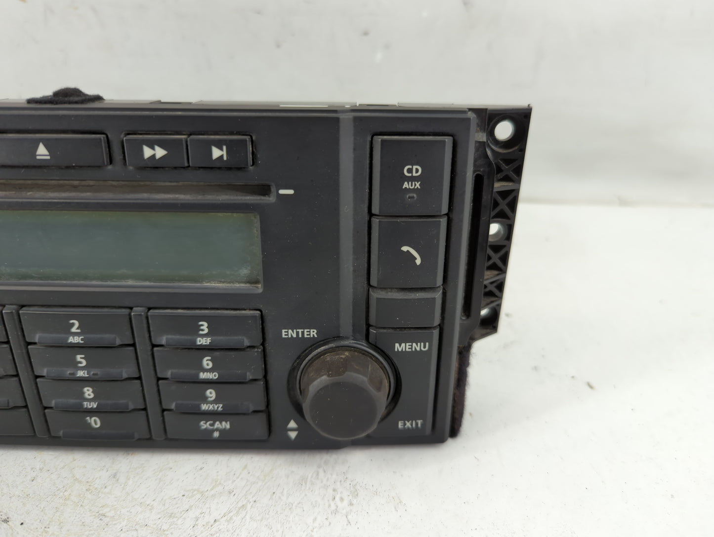 2011-2012 Land Rover Lr2 Radio AM FM Cd Player Receiver Replacement P/N:6H52-18845-AC Fits Fits 2011 2012 OEM Used Auto Part