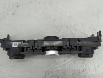 2010-2016 Land Rover Lr4 Climate Control Module Temperature AC/Heater Replacement P/N:AH42-15000-AH 4020110-04 Fits OEM Used Auto Parts