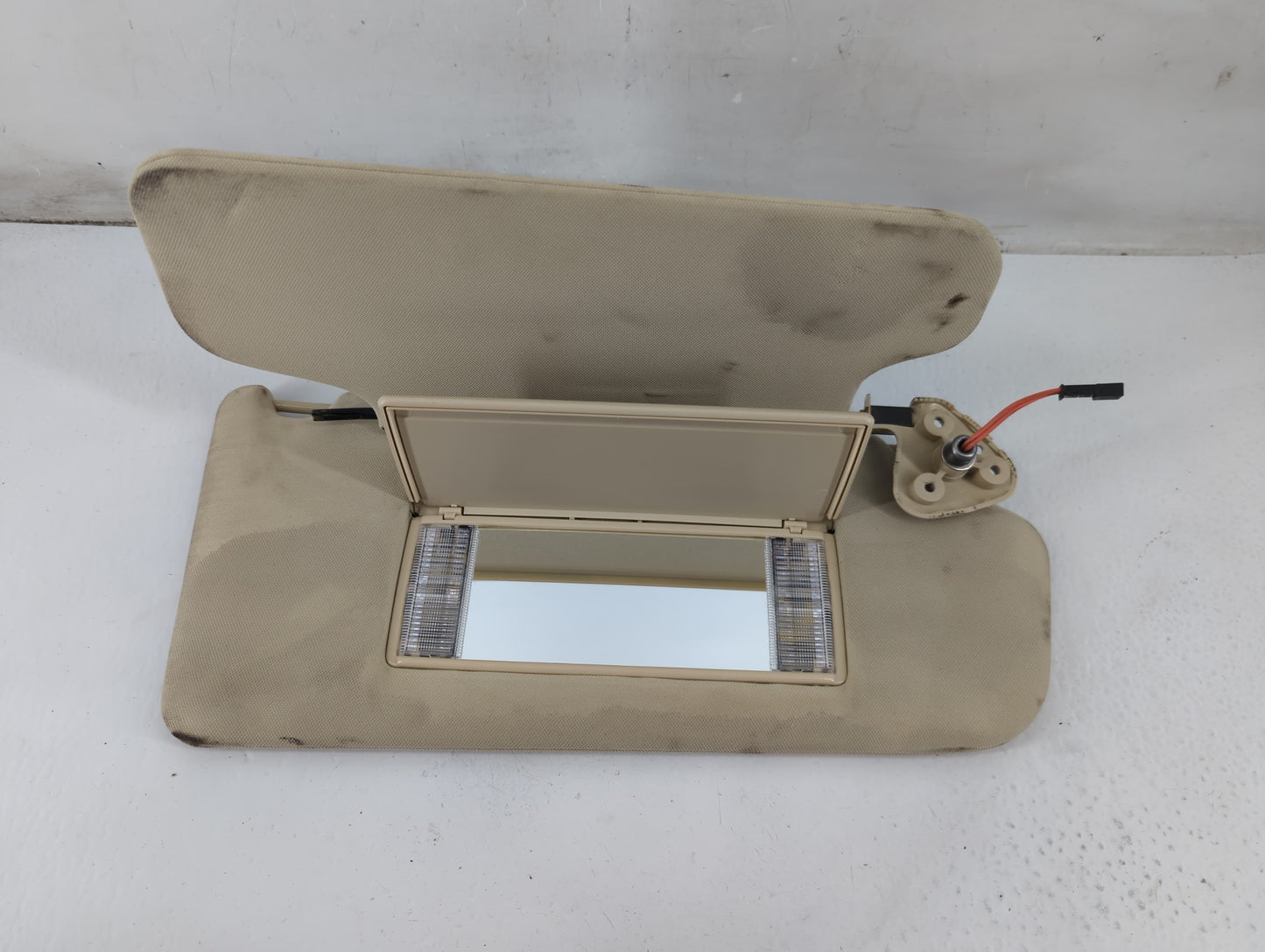2010-2012 Land Rover Range Rover Sun Visor Shade Replacement Passenger Right Mirror Fits Fits 2010 2011 2012 OEM Used Auto P