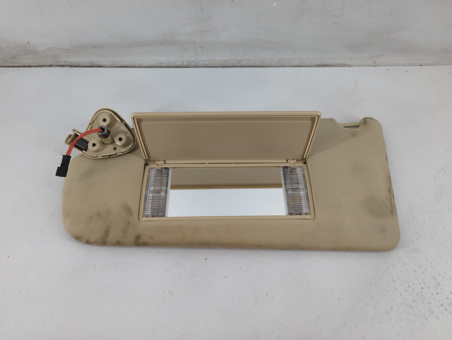 2010-2012 Land Rover Range Rover Sun Visor Shade Replacement Driver Left Mirror Fits Fits 2010 2011 2012 OEM Used Auto Parts