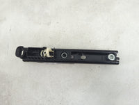2010-2012 Land Rover Range Rover Drvier Front Seatbelt Retractor - Oemusedautoparts1.com
