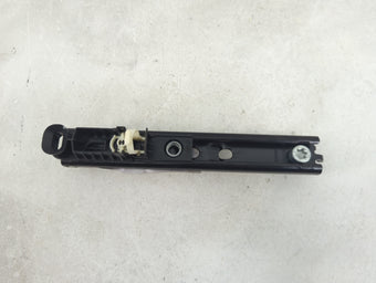 compare product 2010-2012 Land Rover Range Rover Drvier Front Seatbelt Retractor