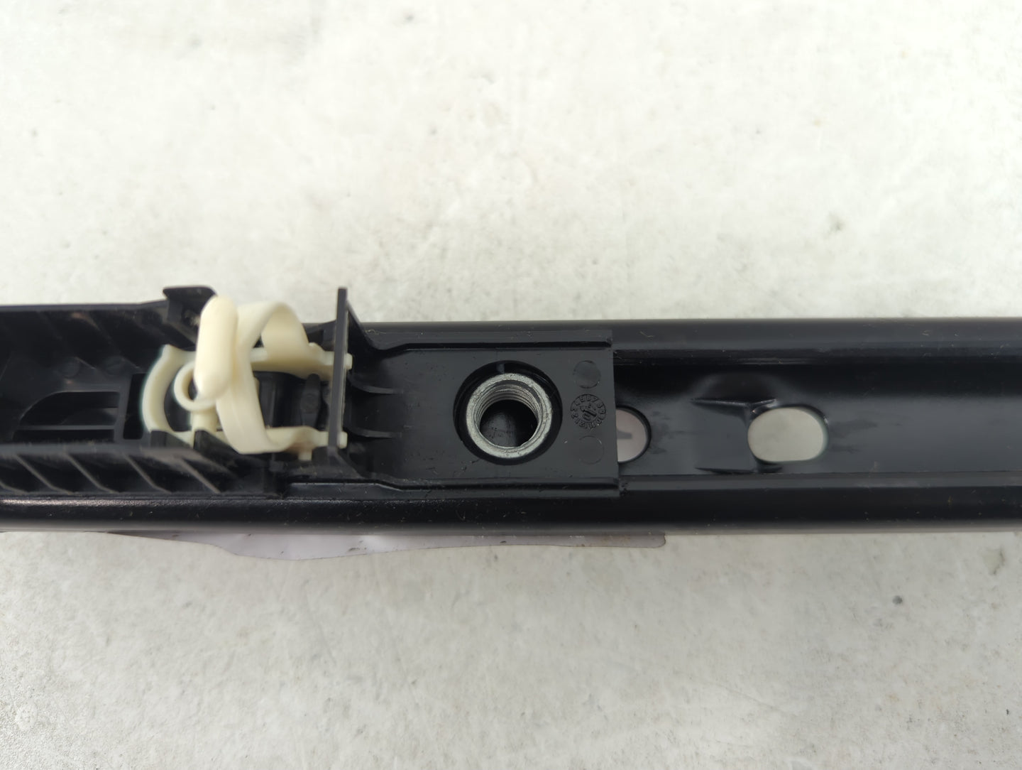 2010-2012 Land Rover Range Rover Drvier Front Seatbelt Retractor - Oemusedautoparts1.com