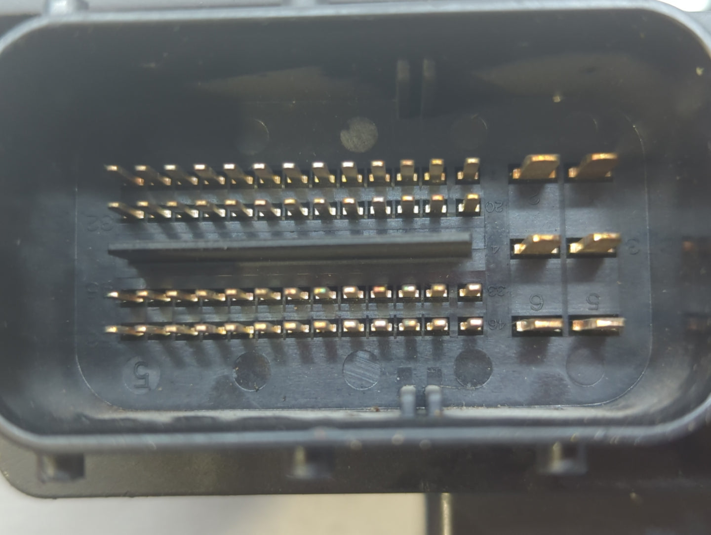 2010 Land Rover Range Rover Electric Radiator Cooling Fan Motor Assembly - Oemusedautoparts1.com