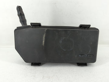 2010-2012 Land Rover Range Rover Fusebox Fuse Box Panel Relay Module P/N:BH42-00082-AA Fits Fits 2010 2011 2012 OEM Used Aut