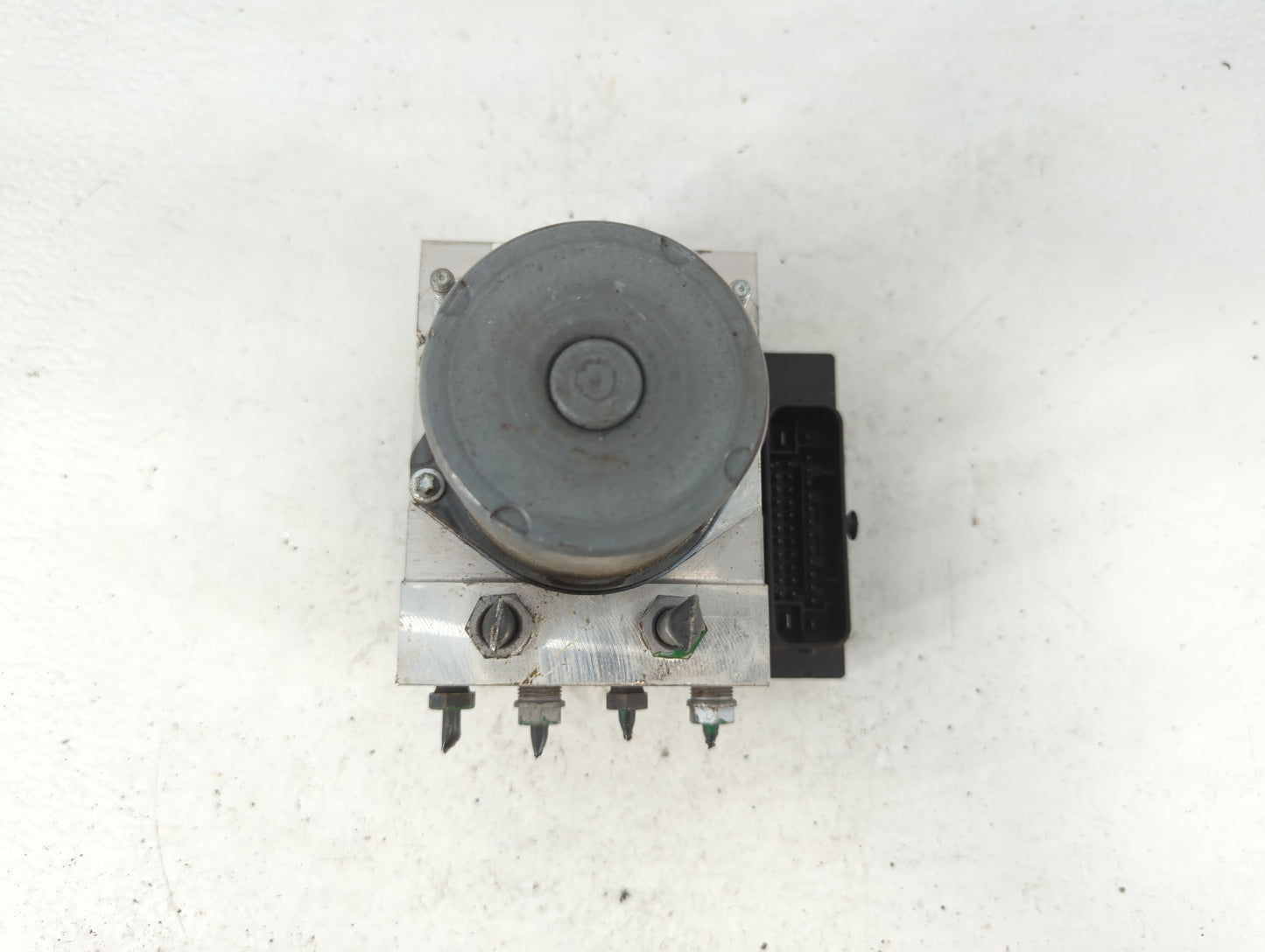 2011-2012 Land Rover Range Rover ABS Pump Control Module Replacement P/N:BH42-2C405-AE Fits Fits 2011 2012 OEM Used Auto Par
