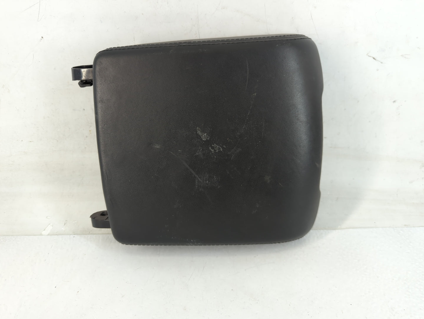 2012 Land Rover Range Rover Center Console Armrest Cover Lid Fits OEM Used Auto Parts - Oemusedautoparts1.com