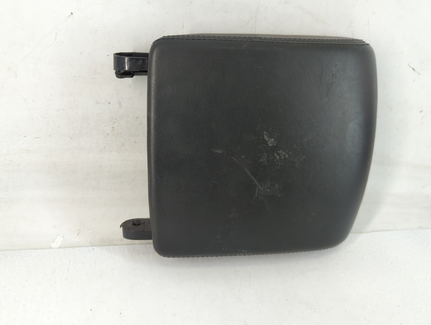 2012 Land Rover Range Rover Center Console Armrest Cover Lid Fits OEM Used Auto Parts - Oemusedautoparts1.com