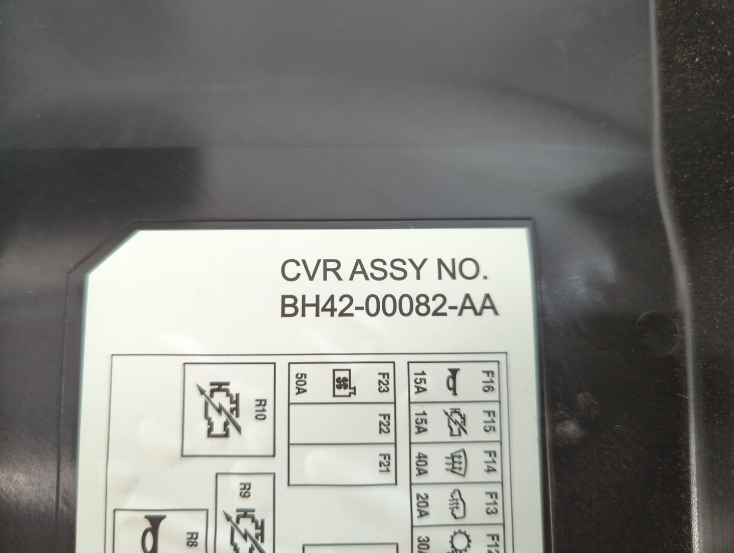2010-2012 Land Rover Range Rover Fusebox Fuse Box Panel Relay Module P/N:BH42-00082-AA Fits Fits 2010 2011 2012 OEM Used Aut