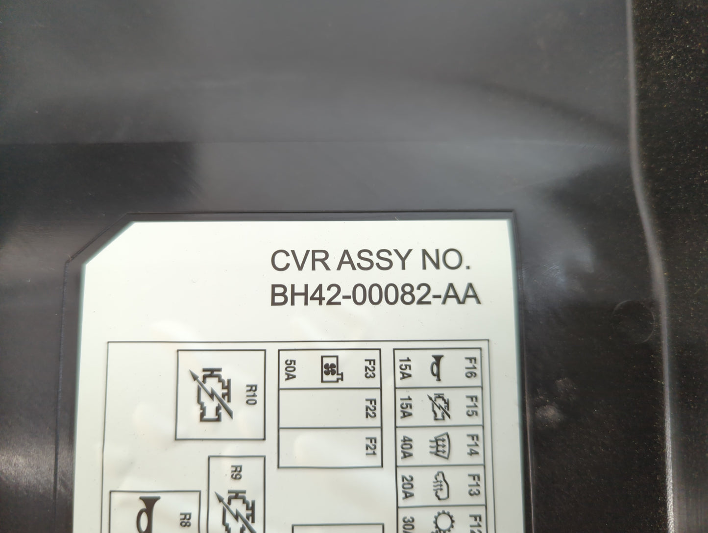 2010-2012 Land Rover Range Rover Fusebox Fuse Box Panel Relay Module P/N:BH42-00082-AA Fits Fits 2010 2011 2012 OEM Used Aut