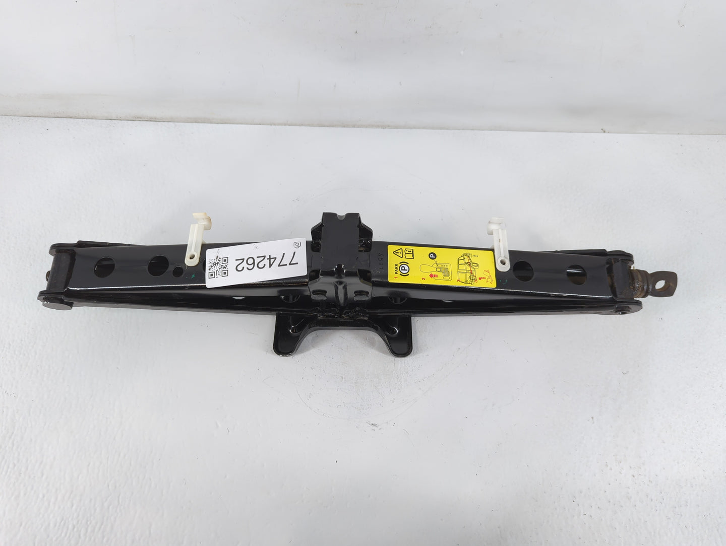 2012 Land Rover Range Rover Spare Scissor Car Jack - Oemusedautoparts1.com