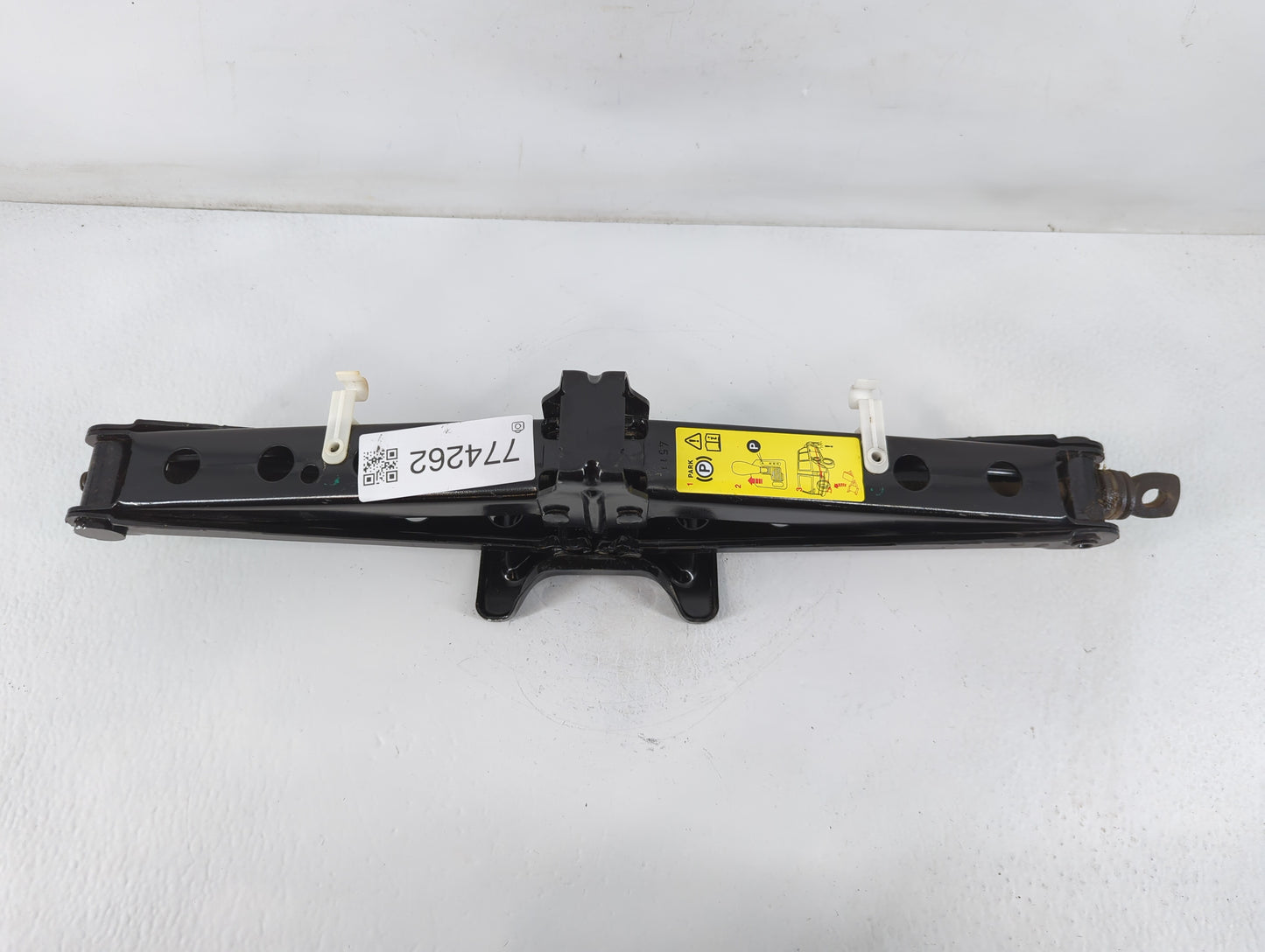 2012 Land Rover Range Rover Spare Scissor Car Jack - Oemusedautoparts1.com